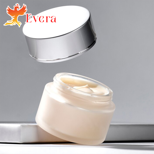 EVERA cung cấp đa dạng sản phẩm gia công kem face phấn nhung phù hợp mọi loại da