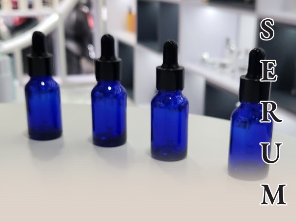 Vỏ chai serum màu xanh dương