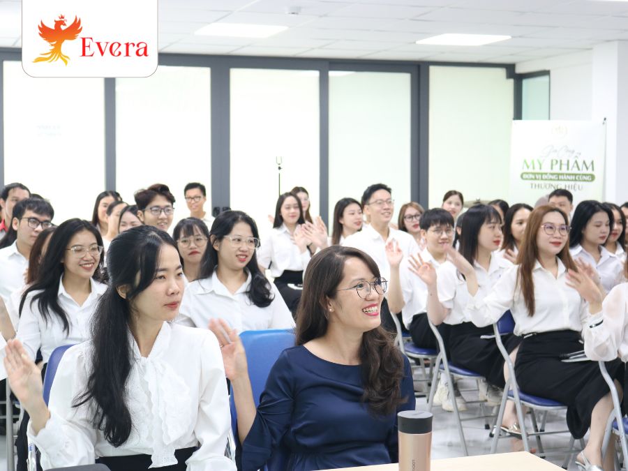 Buổi đào tạo của Evera: Biến hóa phong cách, tự tin tỏa sáng