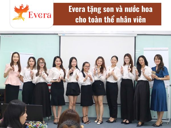 evera to chuc tang son va nuoc hoa cho toan the nhan vien